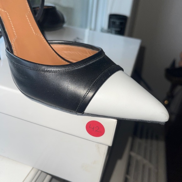 GIVENCHY 42 Screw Heel Heels Black & White - Picture 2 of 5